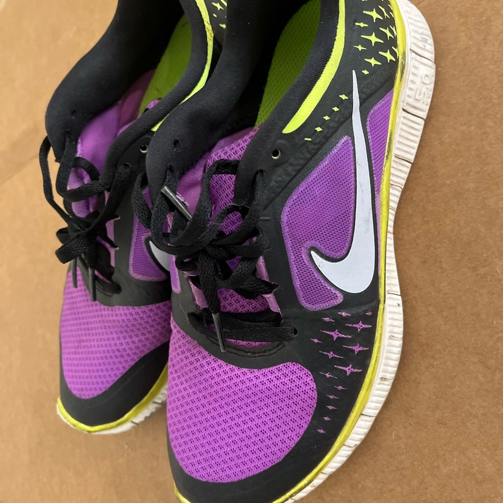 Nike Women's Purple and Black Athletic Shoes